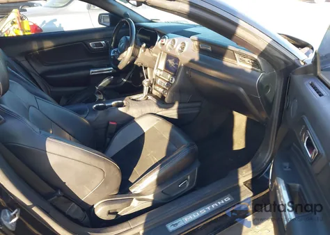 2018 Ford Mustang Ecoboost Premium z USA, uszkodzony, nr VIN 1FATP8UH3J5143624